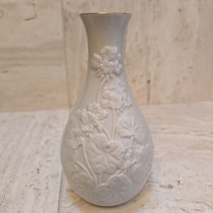 Lenox Fine China Embossed Floral Bud Vase w/ Gold Rim - Flower Vase